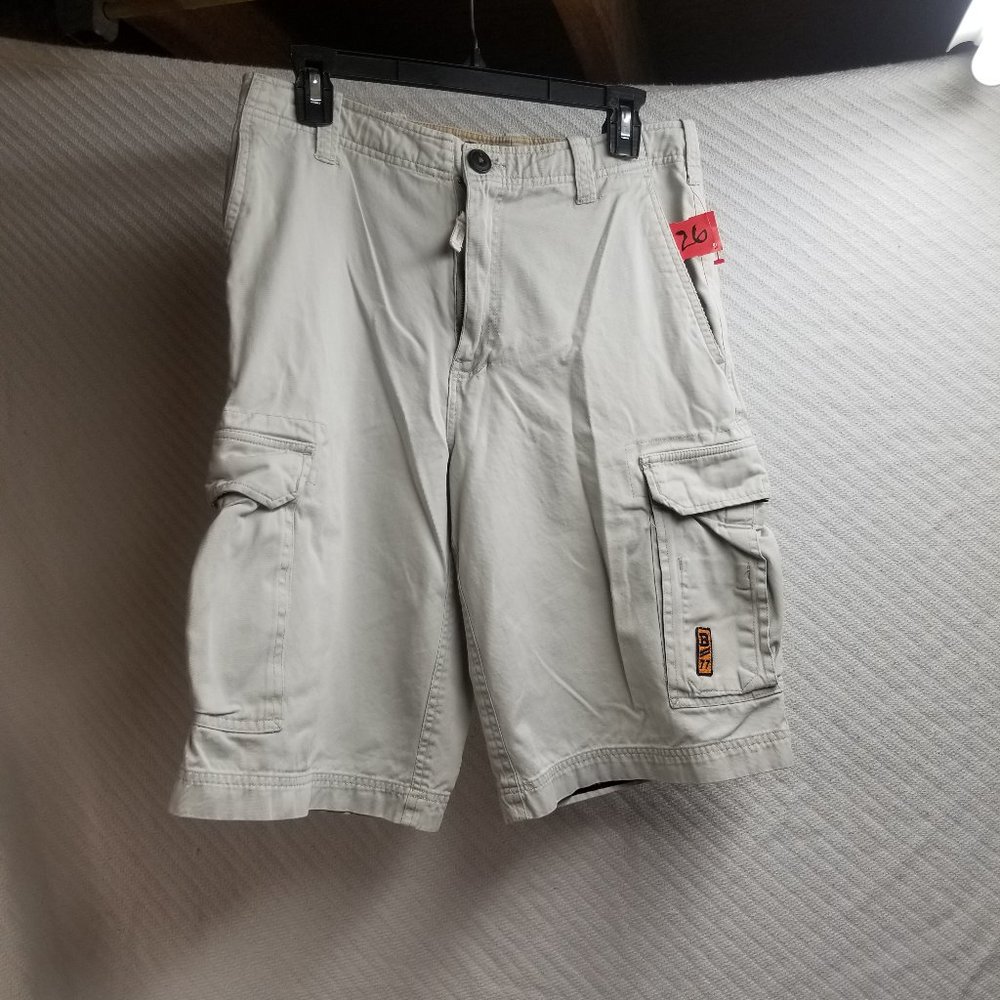 526 - Bugle Boy 30W Cargo Shorts